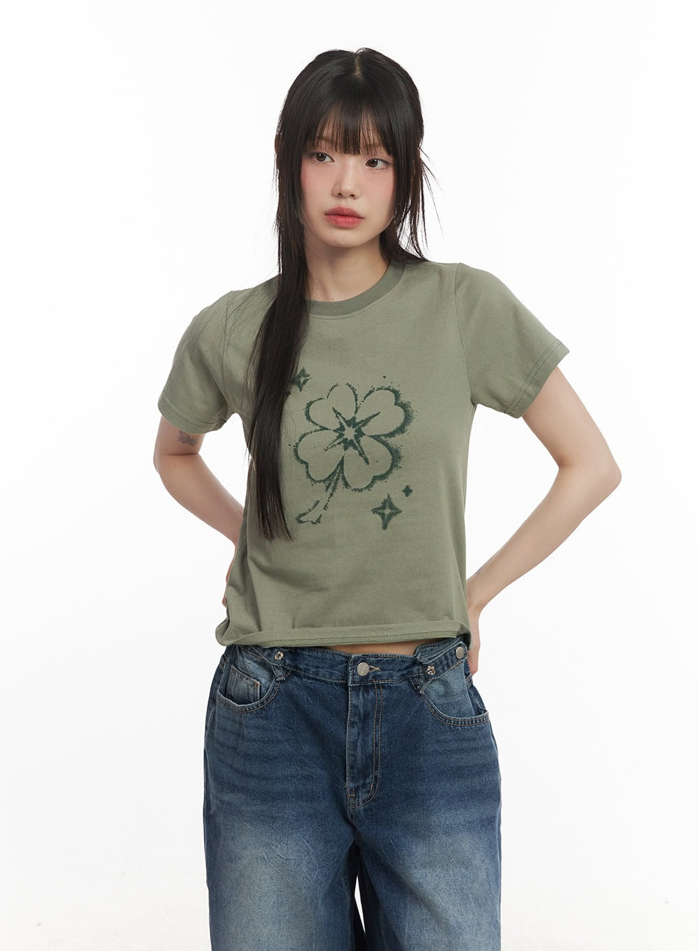 Clover Graphic Crop Top CF518