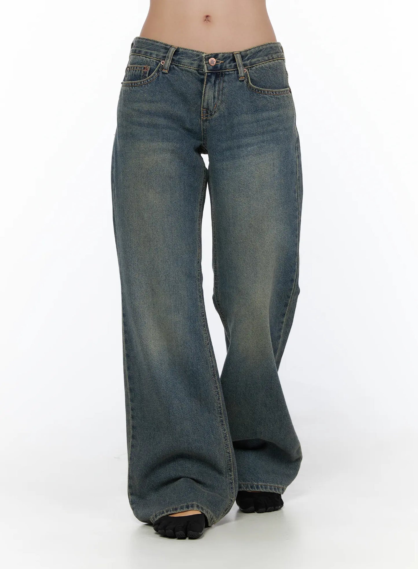 Cedar Vintage Wash Low-Rise Straight Jeans CL510