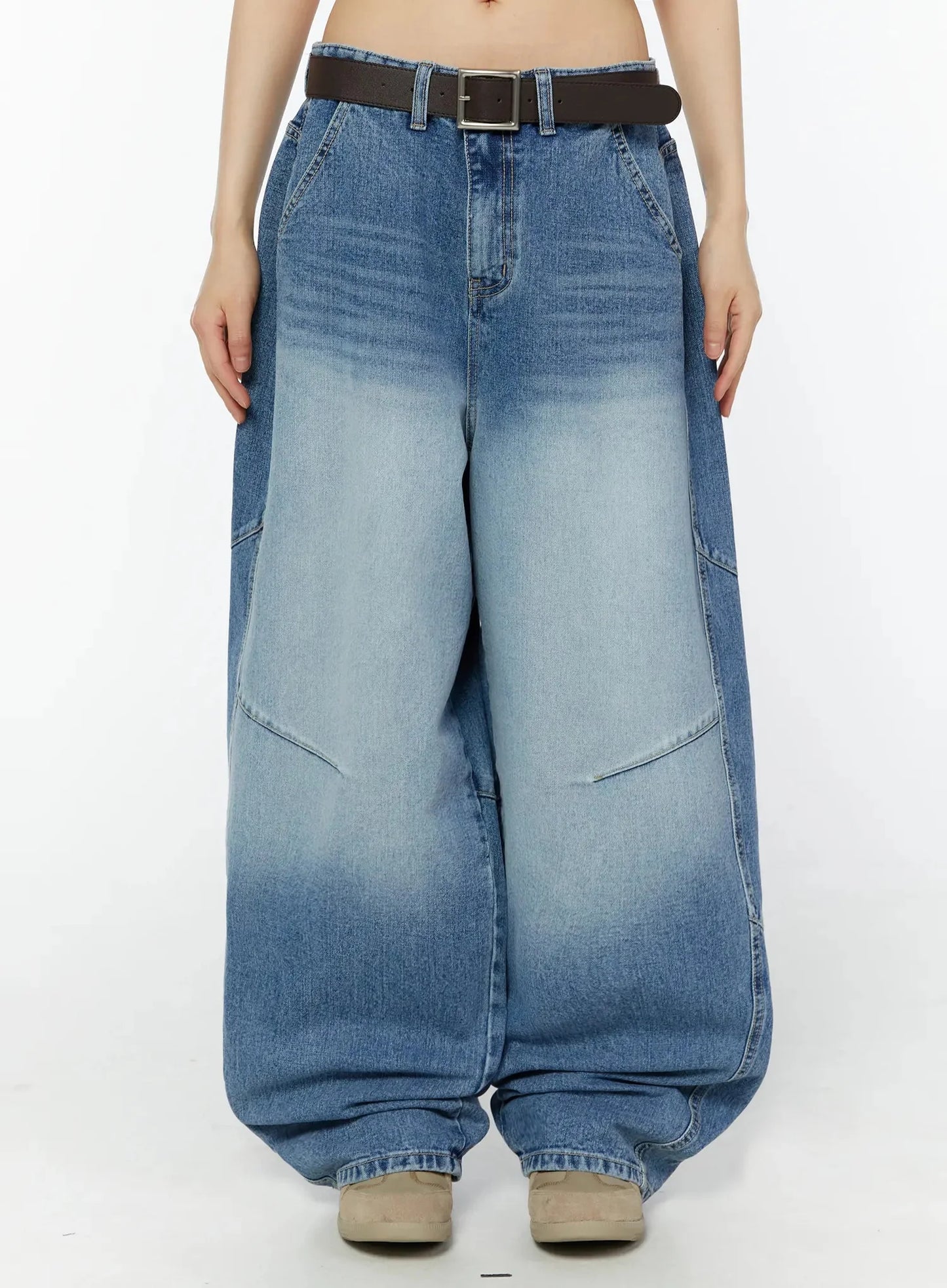 Celie Baggy Pin-Tuck Jeans CU515