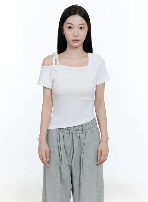 Asymmetric Off-Shoulder Tee CG501