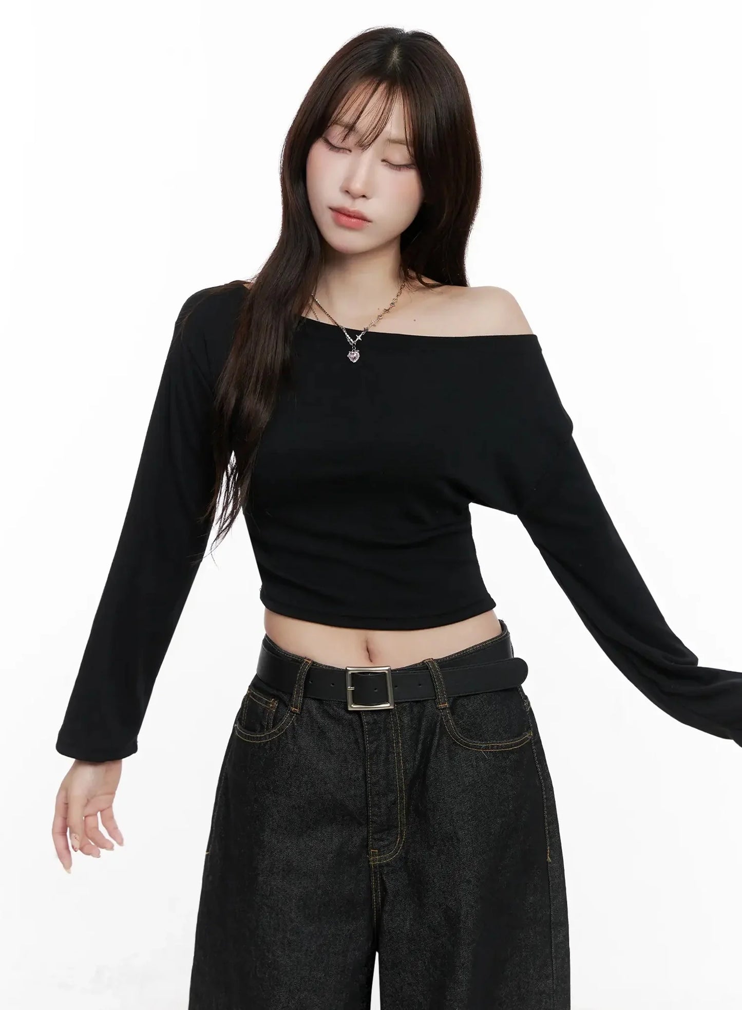 Chic Off-Shoulder Cropped Tee IN514