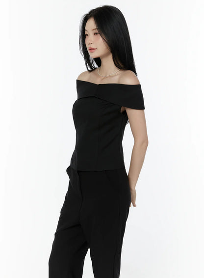 Chic Off-Shoulder Sleeveless Blouse IU503