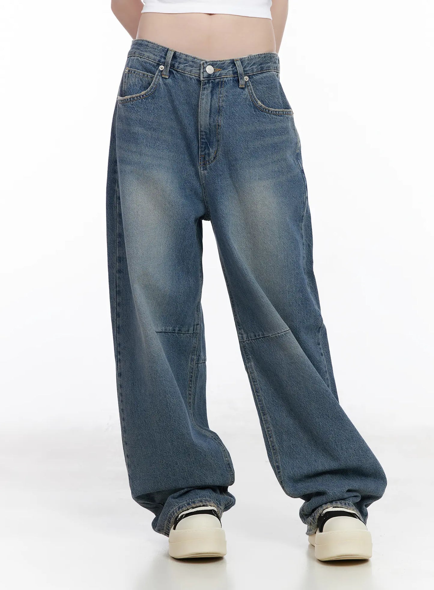 Ainslie Classic Wide-Fit Jeans CM526