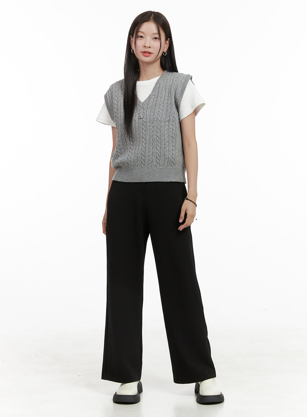 Cable Knit Sleeveless V-Neck Vest OG416