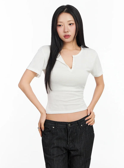 Buttoned Slim Fit T-Shirt CA513