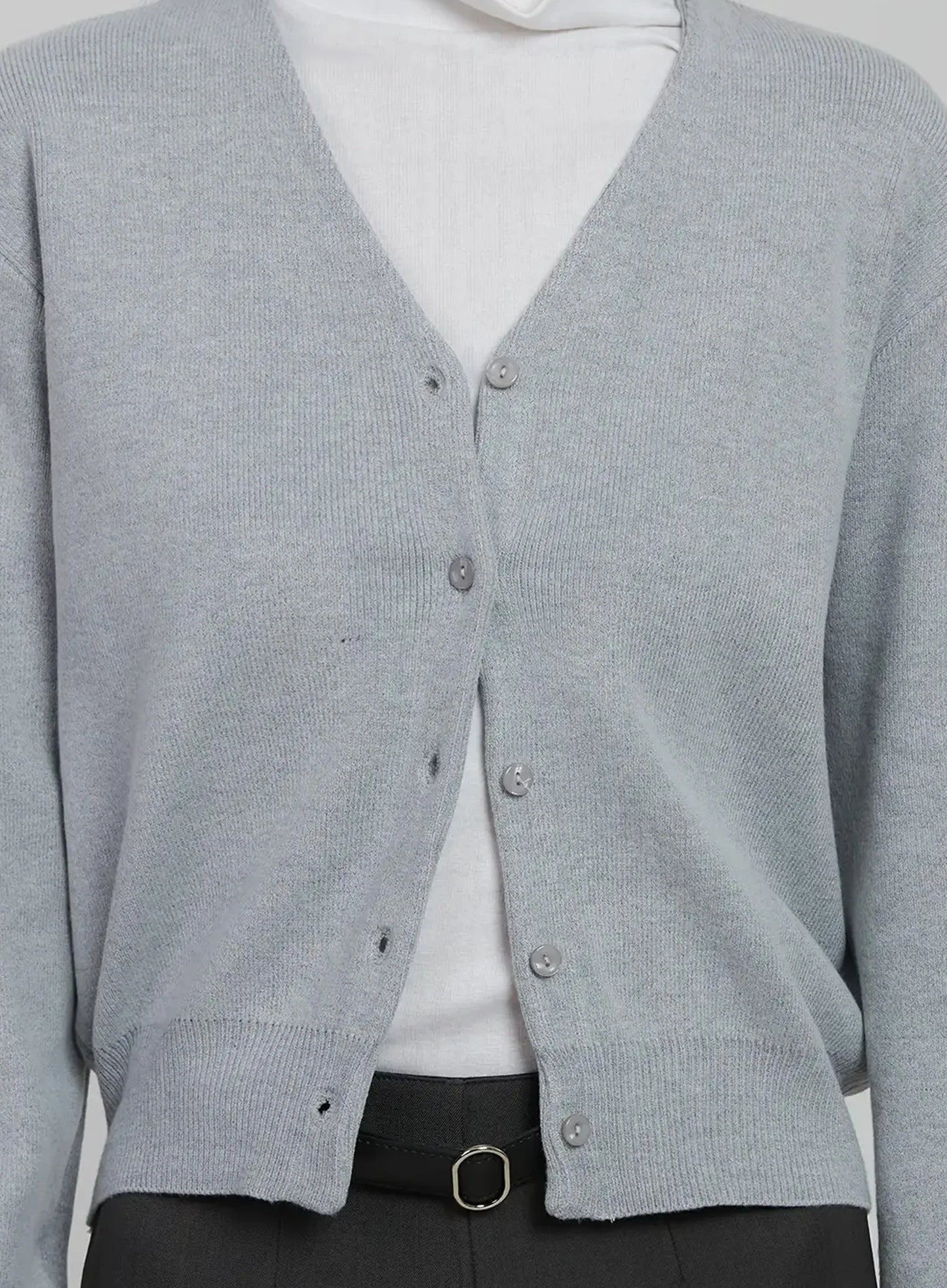 Classic V-Neck Cardigan IJ508