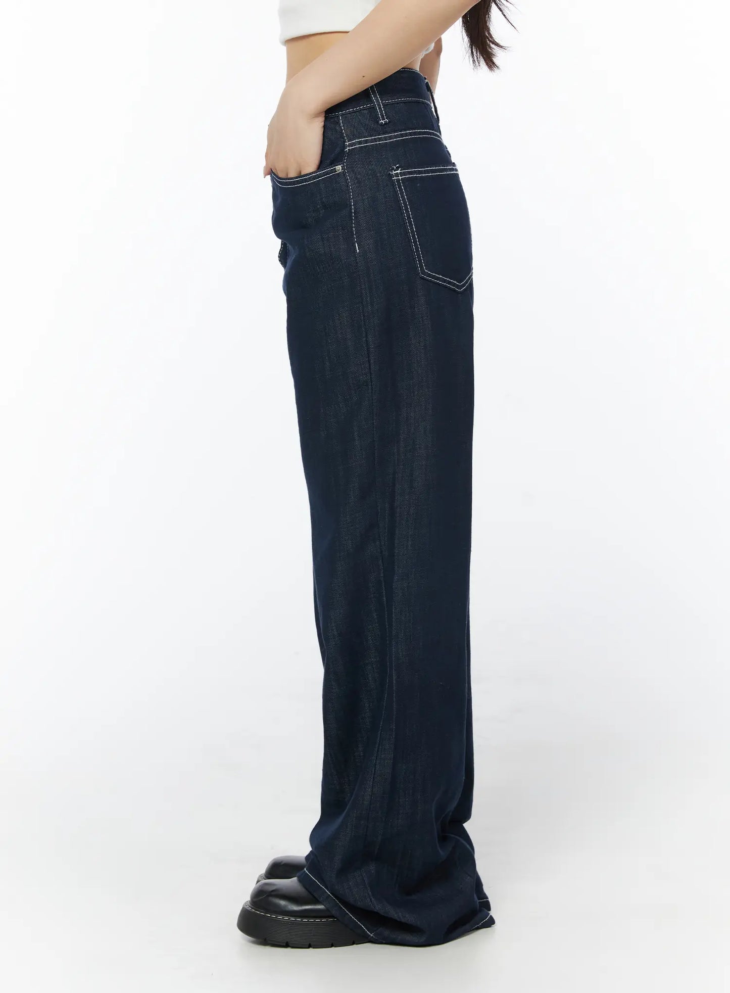 Aeri Non-Fade Relaxed Jeans CD805
