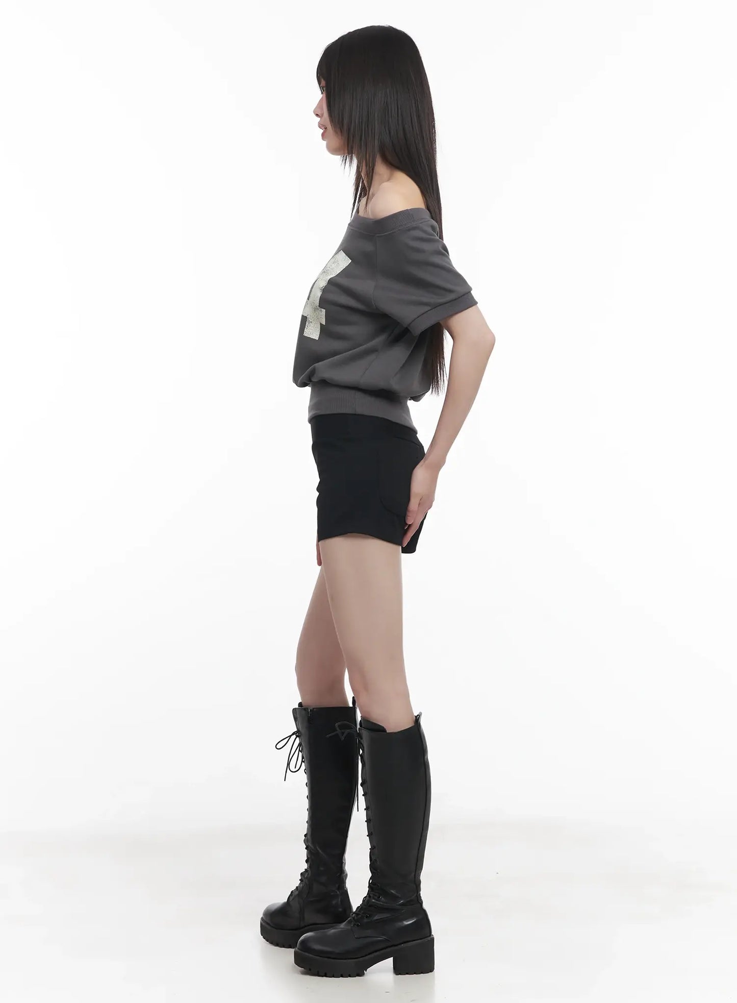 Basic Slim-Fit Shorts CU518