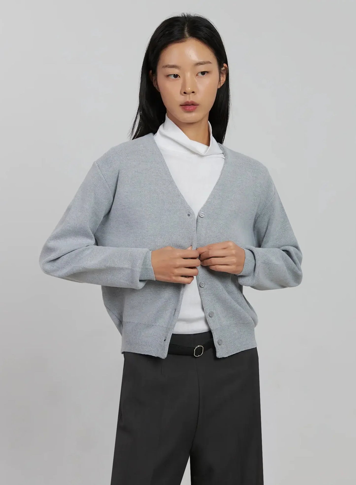 Classic V-Neck Cardigan IJ508