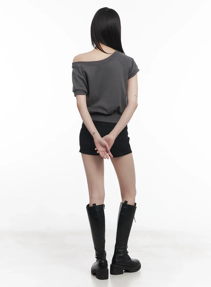 Basic Slim-Fit Shorts CU518