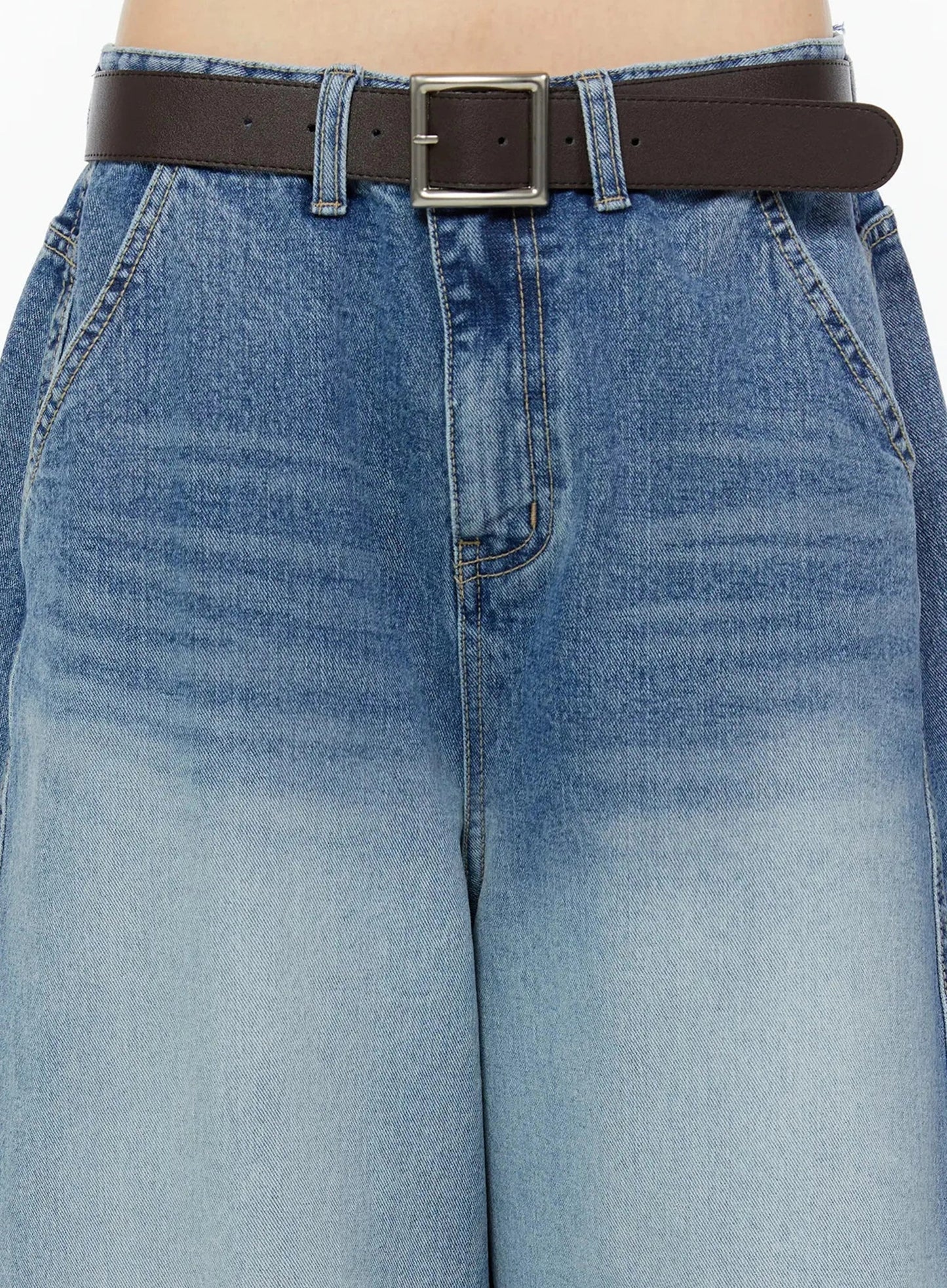 Celie Baggy Pin-Tuck Jeans CU515