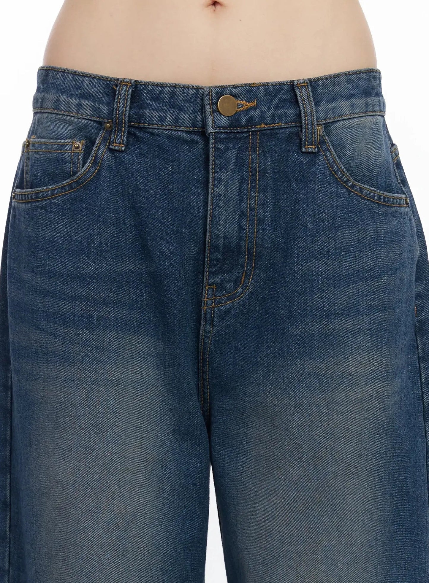 Annika Low-Rise Baggy Jeans F517