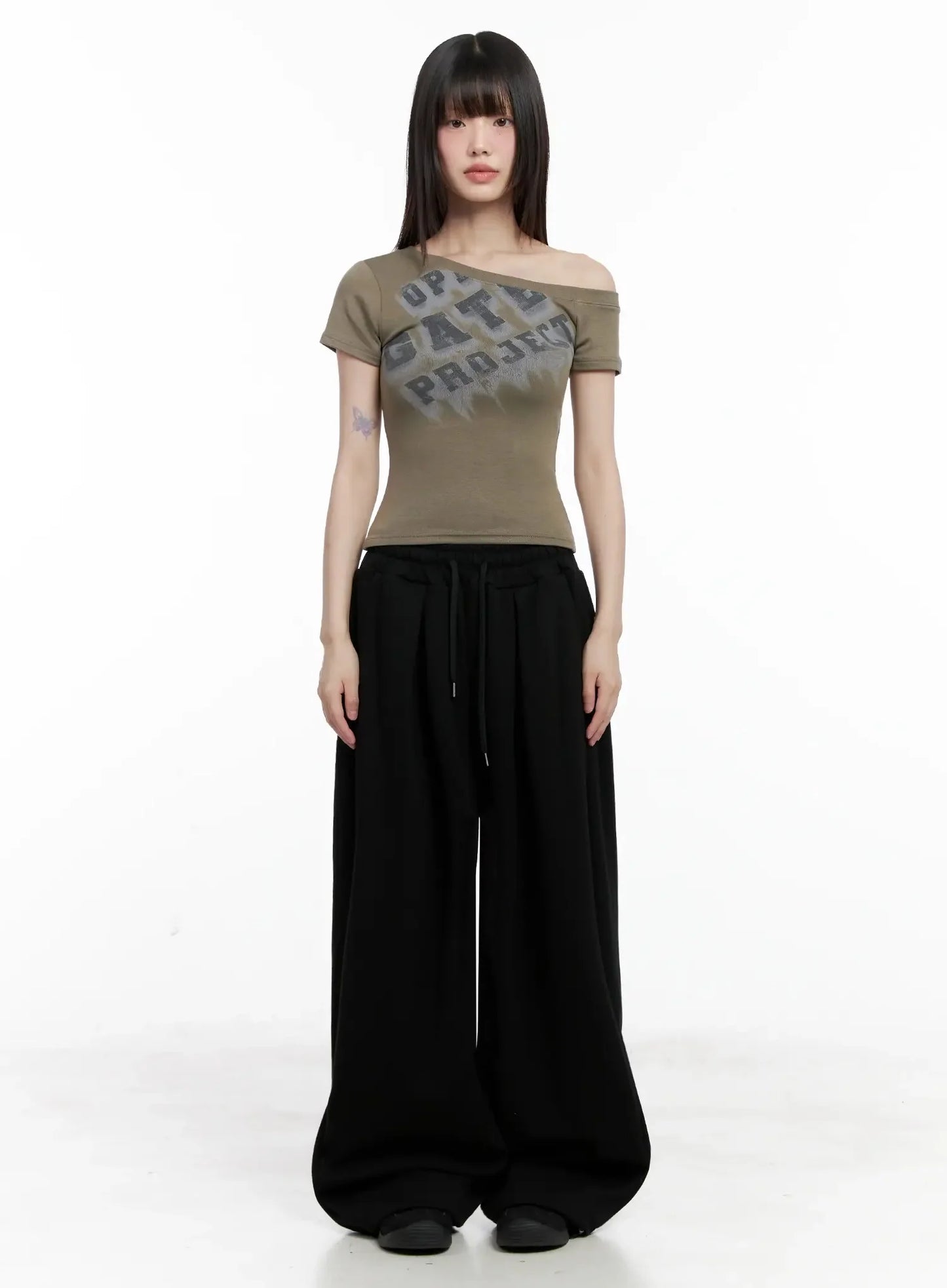 Asymmetric Off-Shoulder Graphic Top IL528