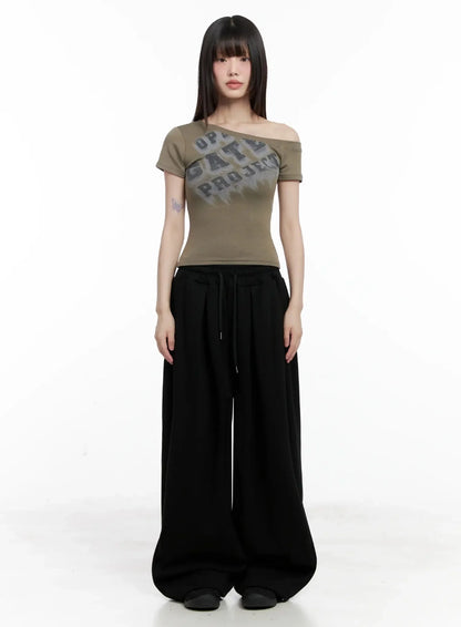 Asymmetric Off-Shoulder Graphic Top IL528