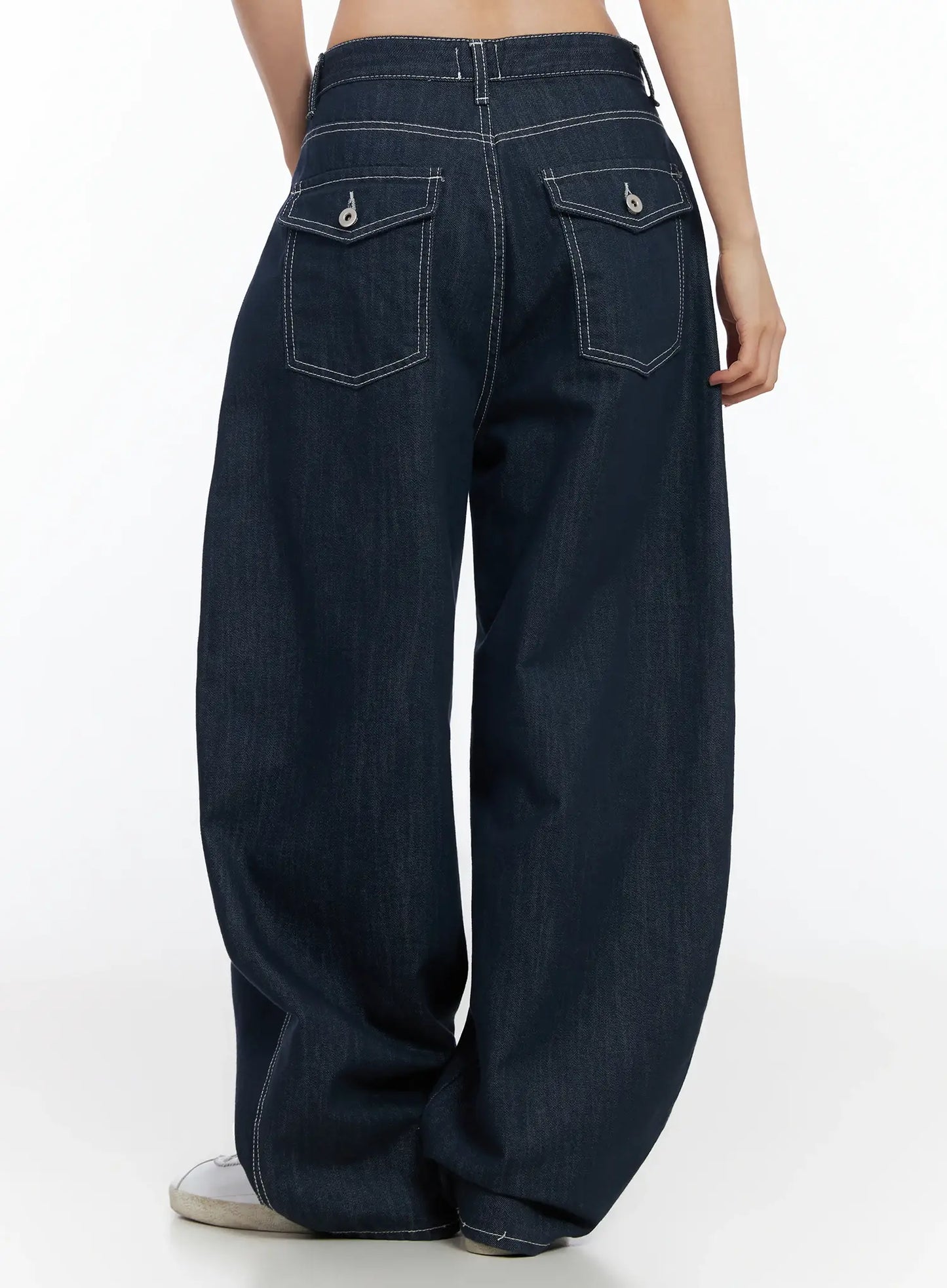 Alaya Semi-Balloon Denim Jeans IM524