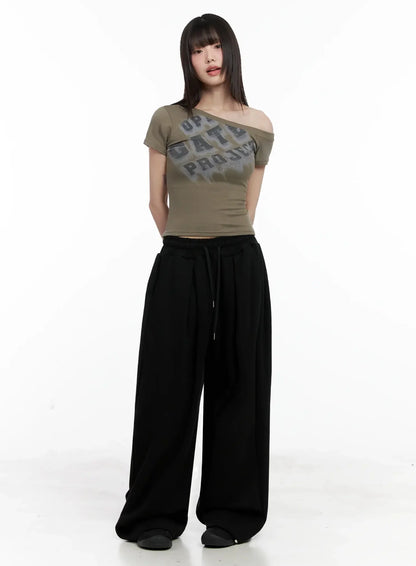 Asymmetric Off-Shoulder Graphic Top IL528