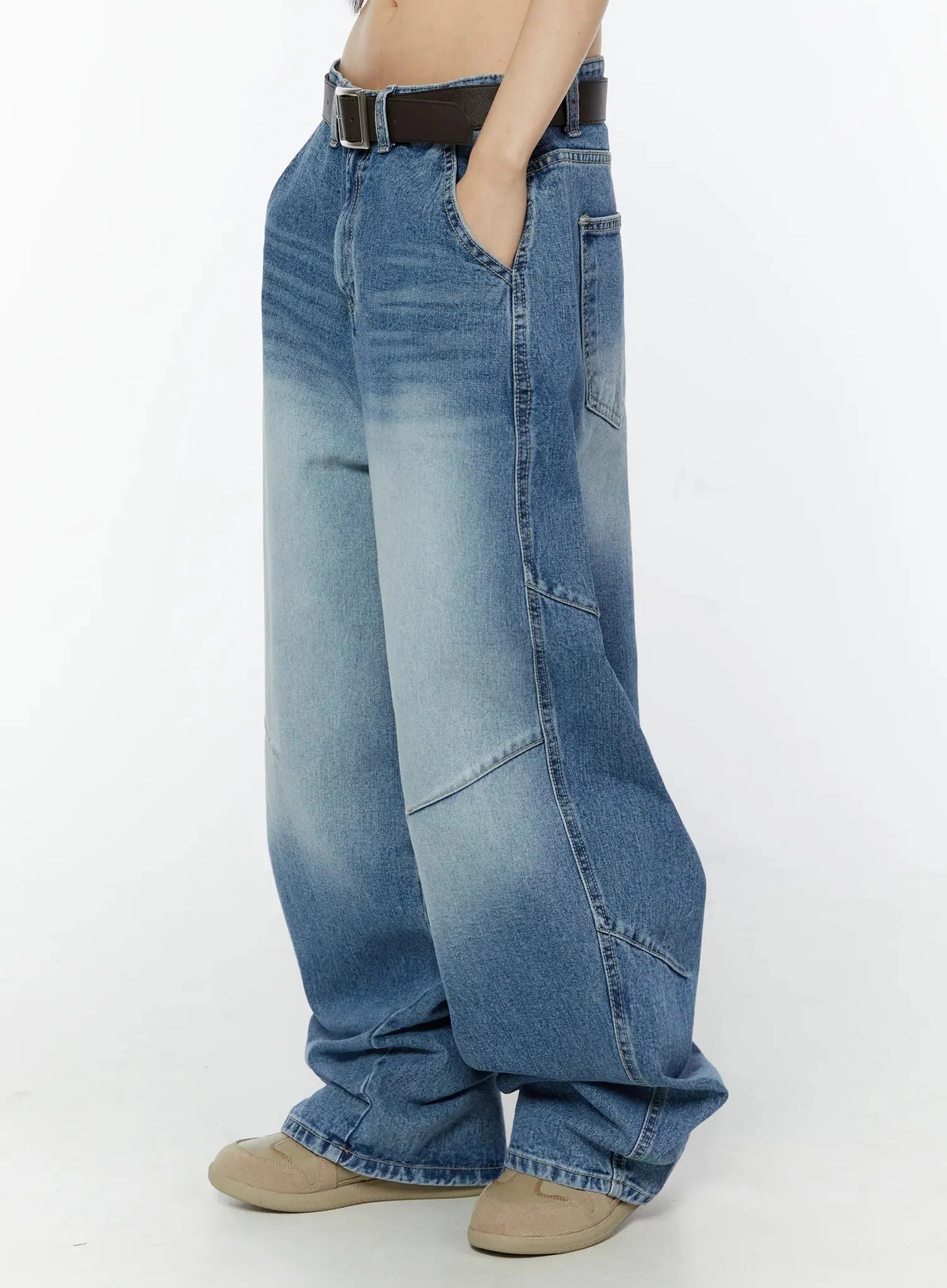 Celie Baggy Pin-Tuck Jeans CU515