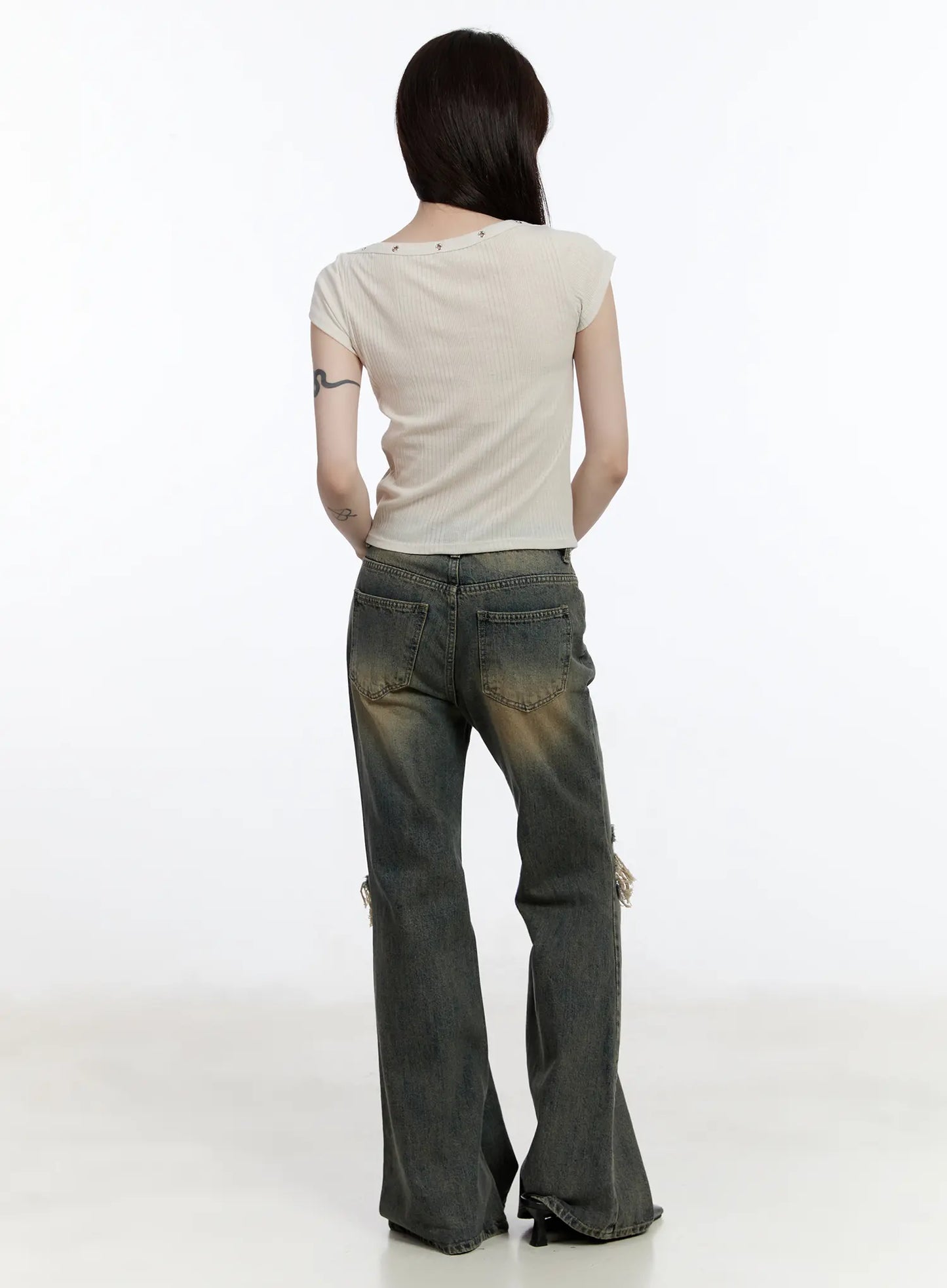 Andie Distressed Bootcut Jeans CA503