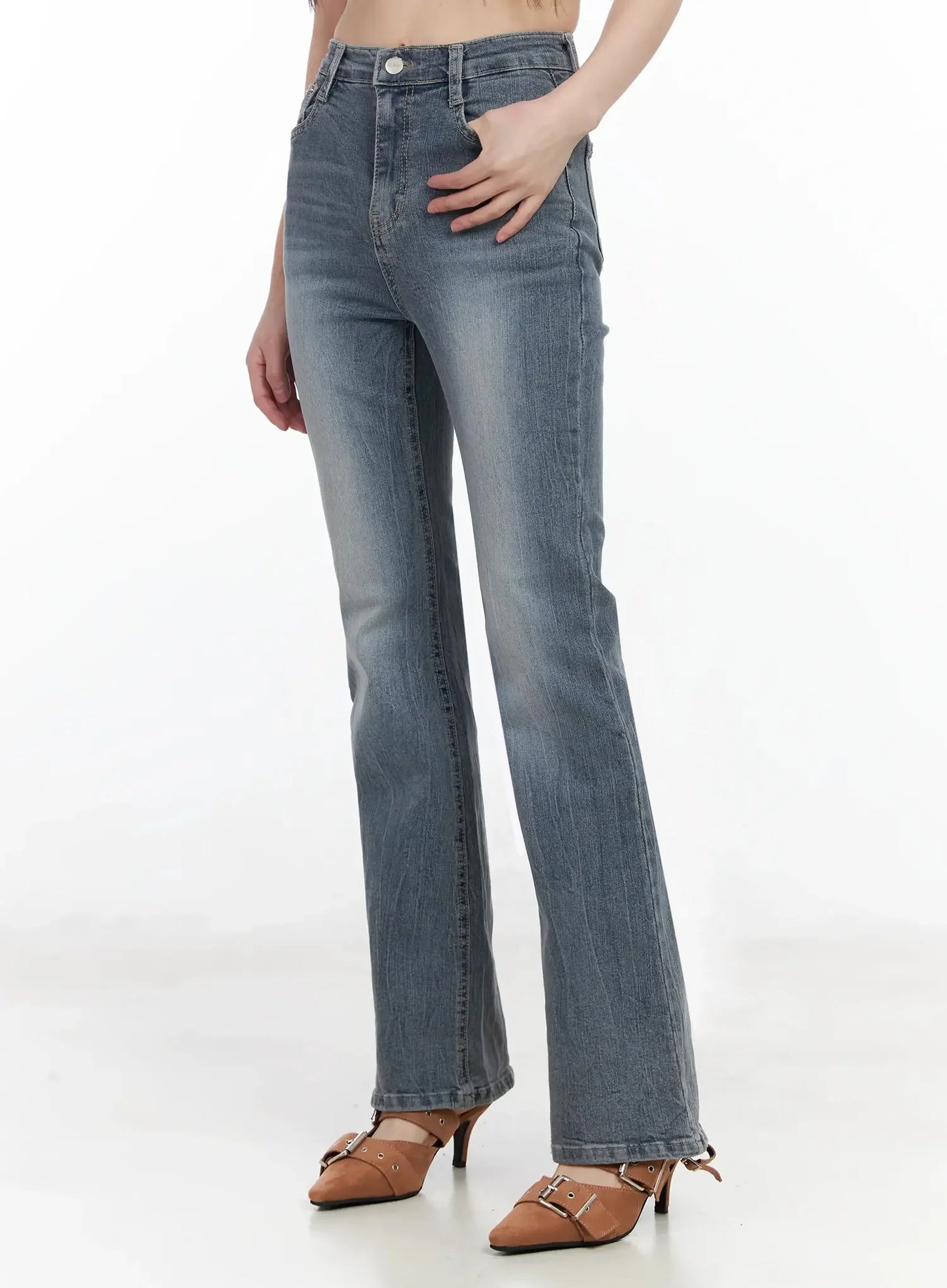 Chlo High-Rise Bootcut Jeans IM523