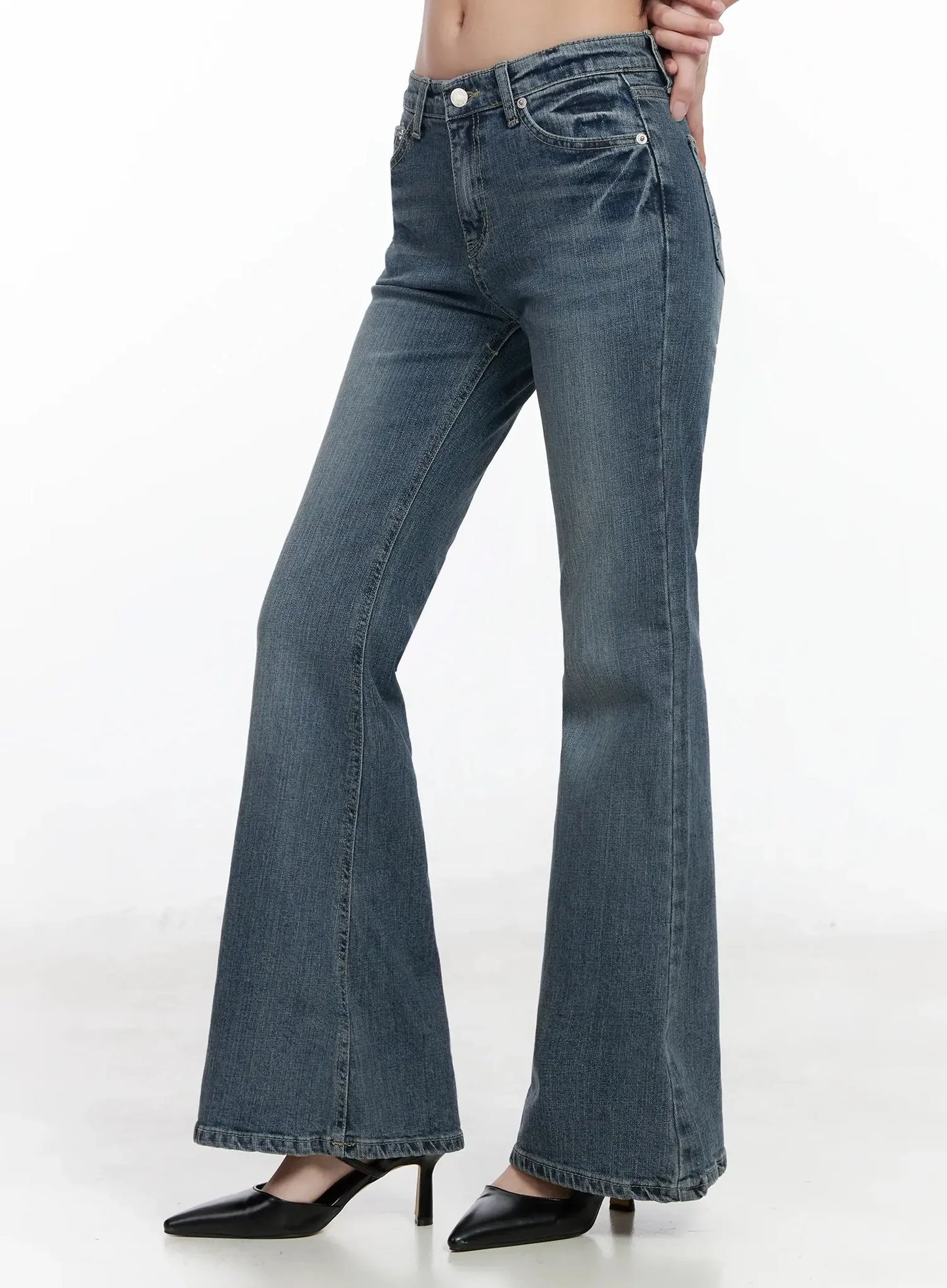 Amaris Low-Rise Bootcut Flared Jeans IM503