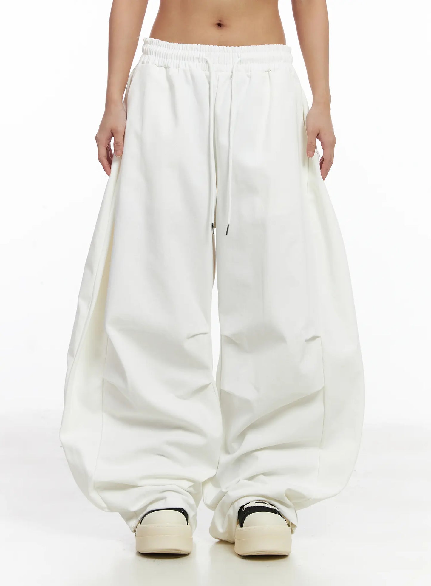 Back Pocket Detail White Pants CJ512