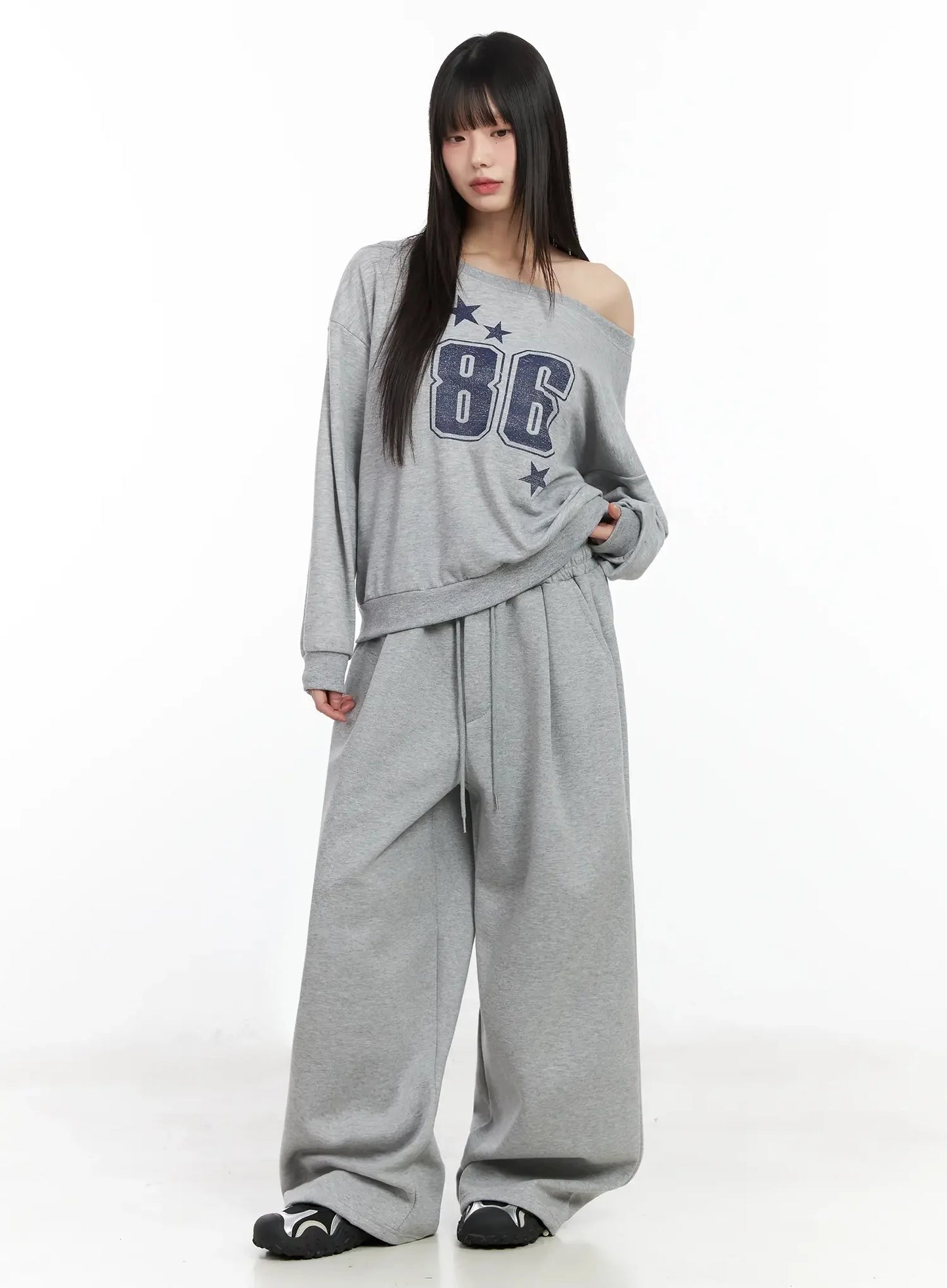 86 Sporty Off-Shoulder Sweatshirt IM530