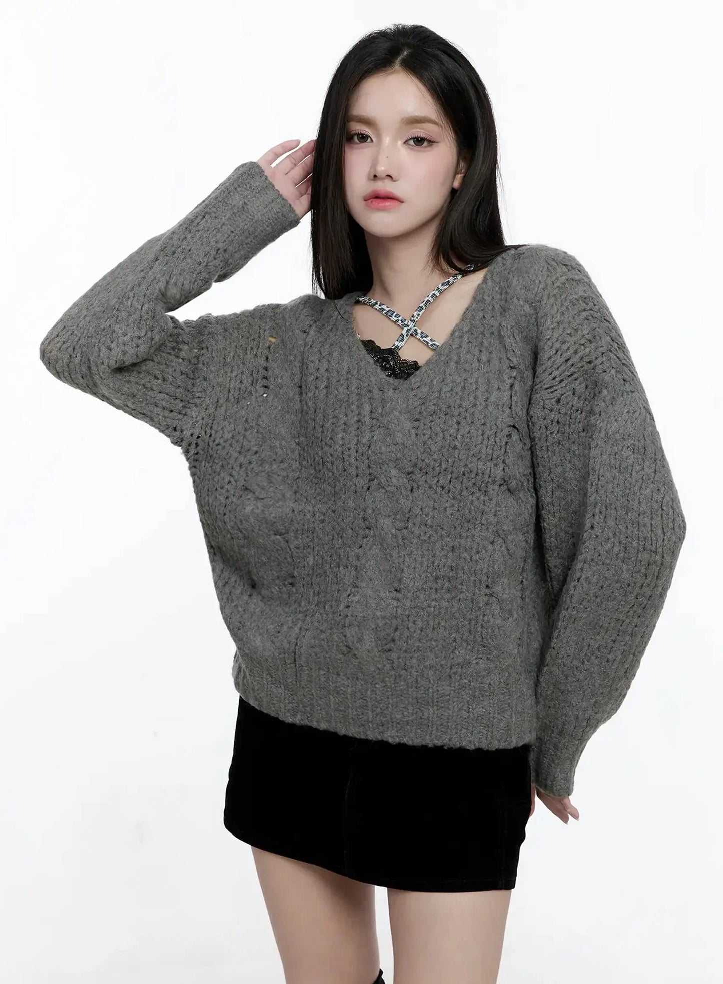 Chunky Cable Knit V-Neck Sweater IO527