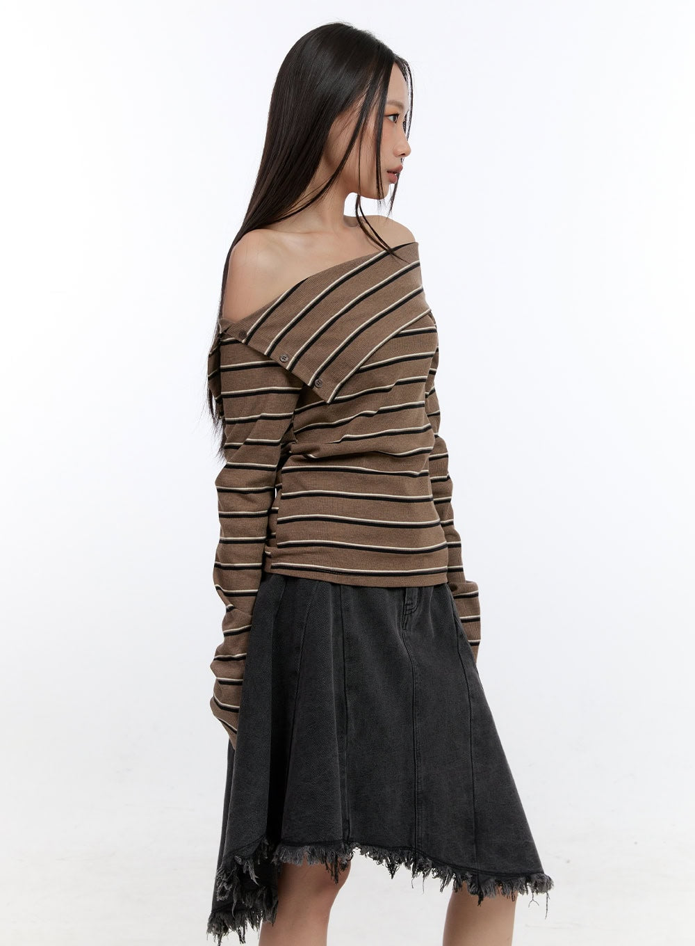 Buttoned Off-Shoulder Stripe Tee CN401
