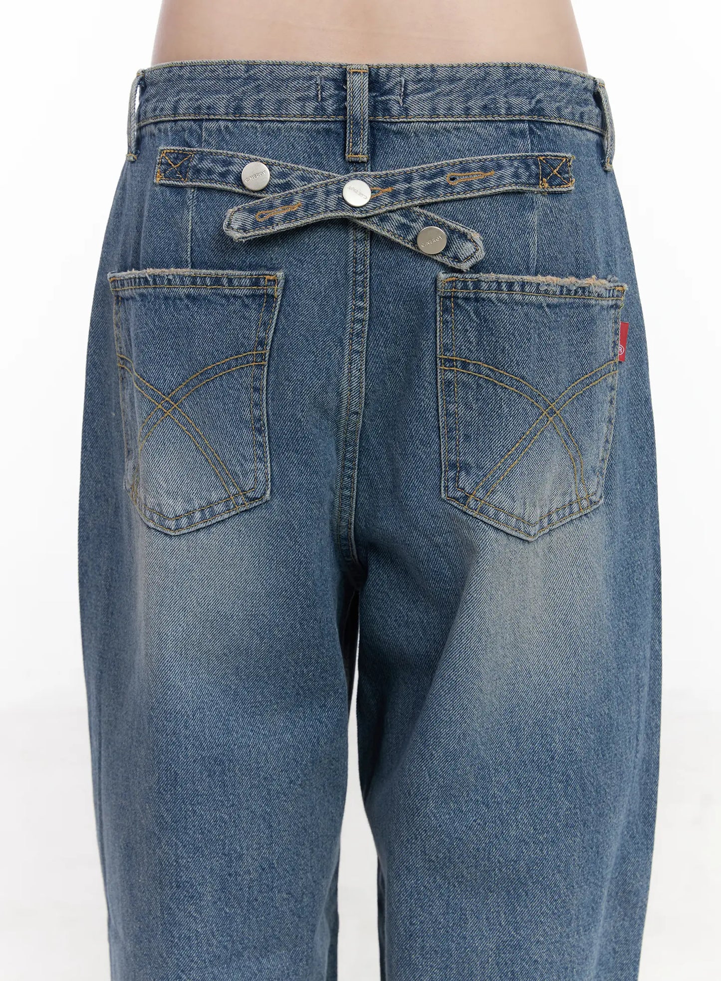 Ainslie Classic Wide-Fit Jeans CM526