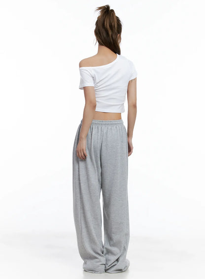Asymmetric Off-Shoulder Crop Top CL514
