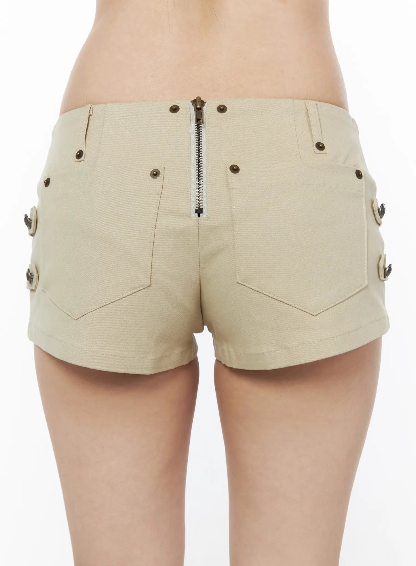 Buttoned Buckle Detail Shorts IU515