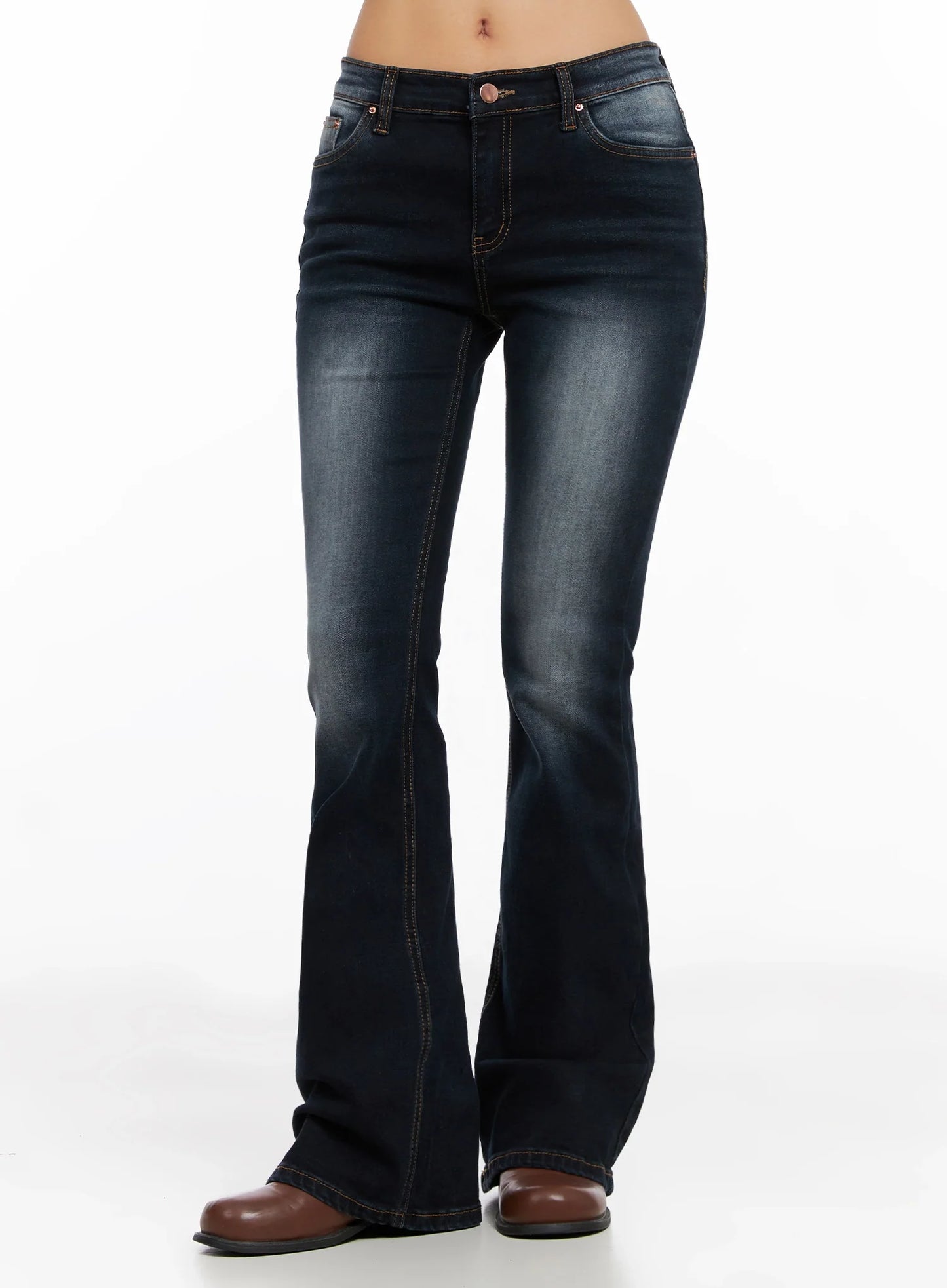 Aliyah Mid-Rise Hip Pad Flared Jeans IG528