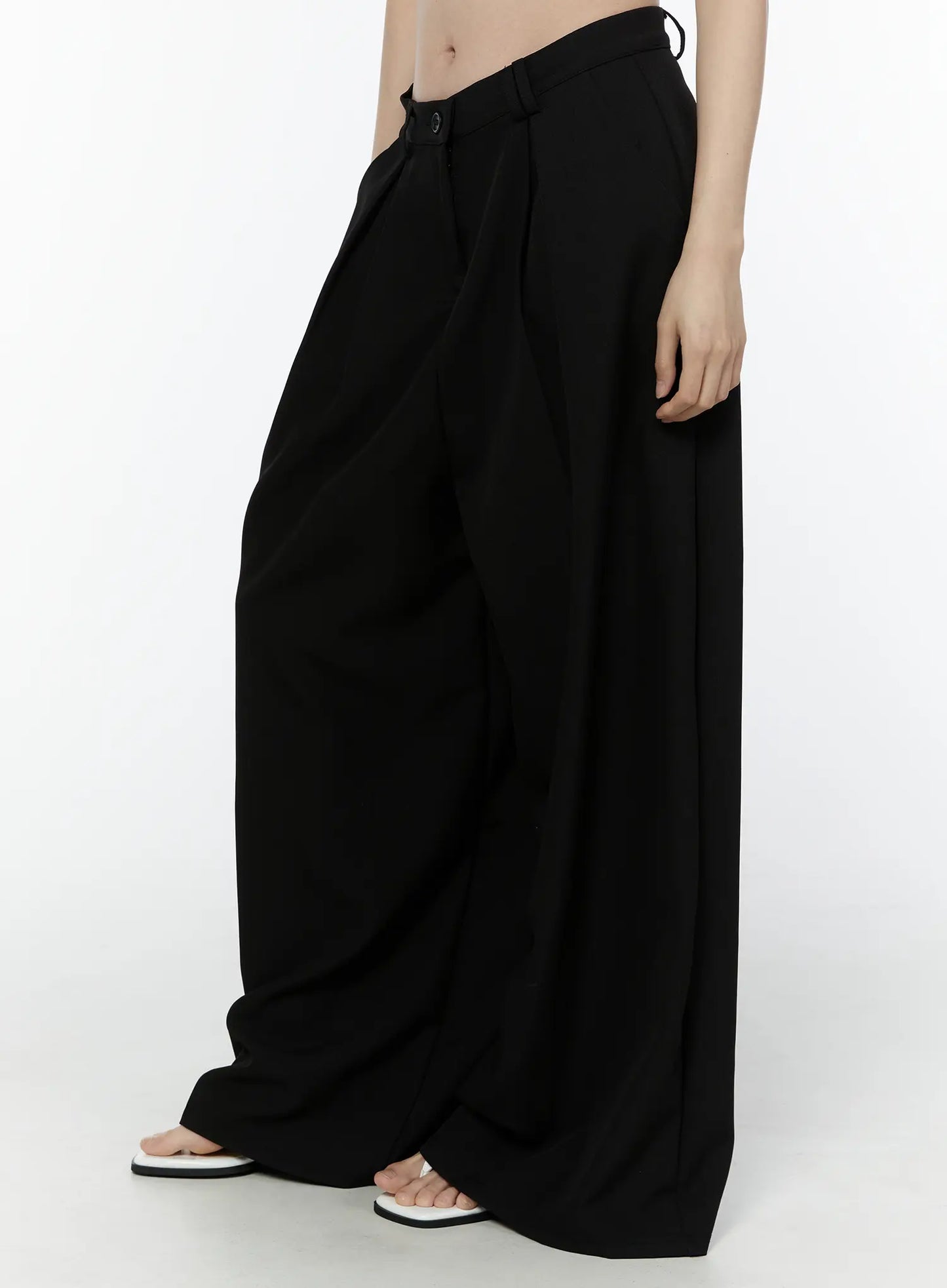 Basic Wide-Leg Slacks IU503