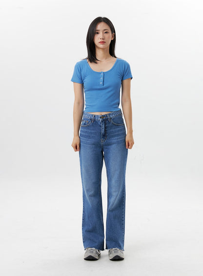 Buttoned U-Neck Crop Tee OG318