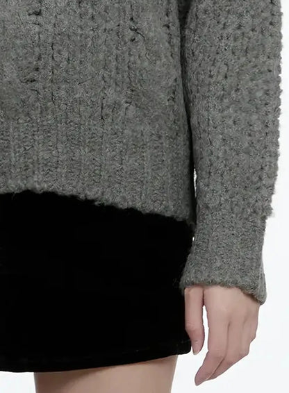 Chunky Cable Knit V-Neck Sweater IO527
