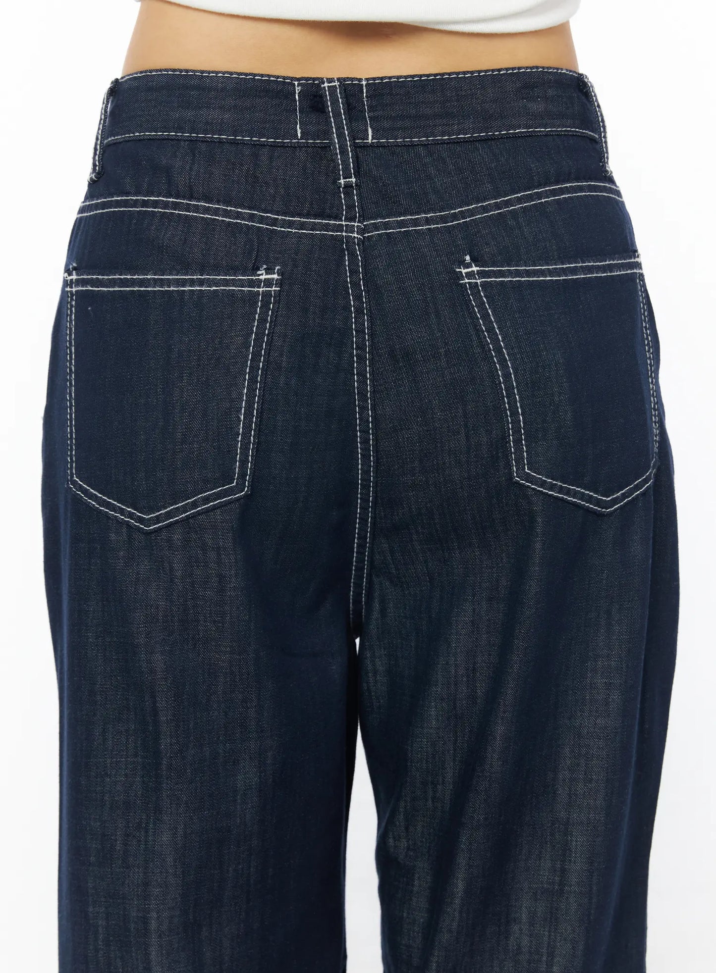 Aeri Non-Fade Relaxed Jeans CD805