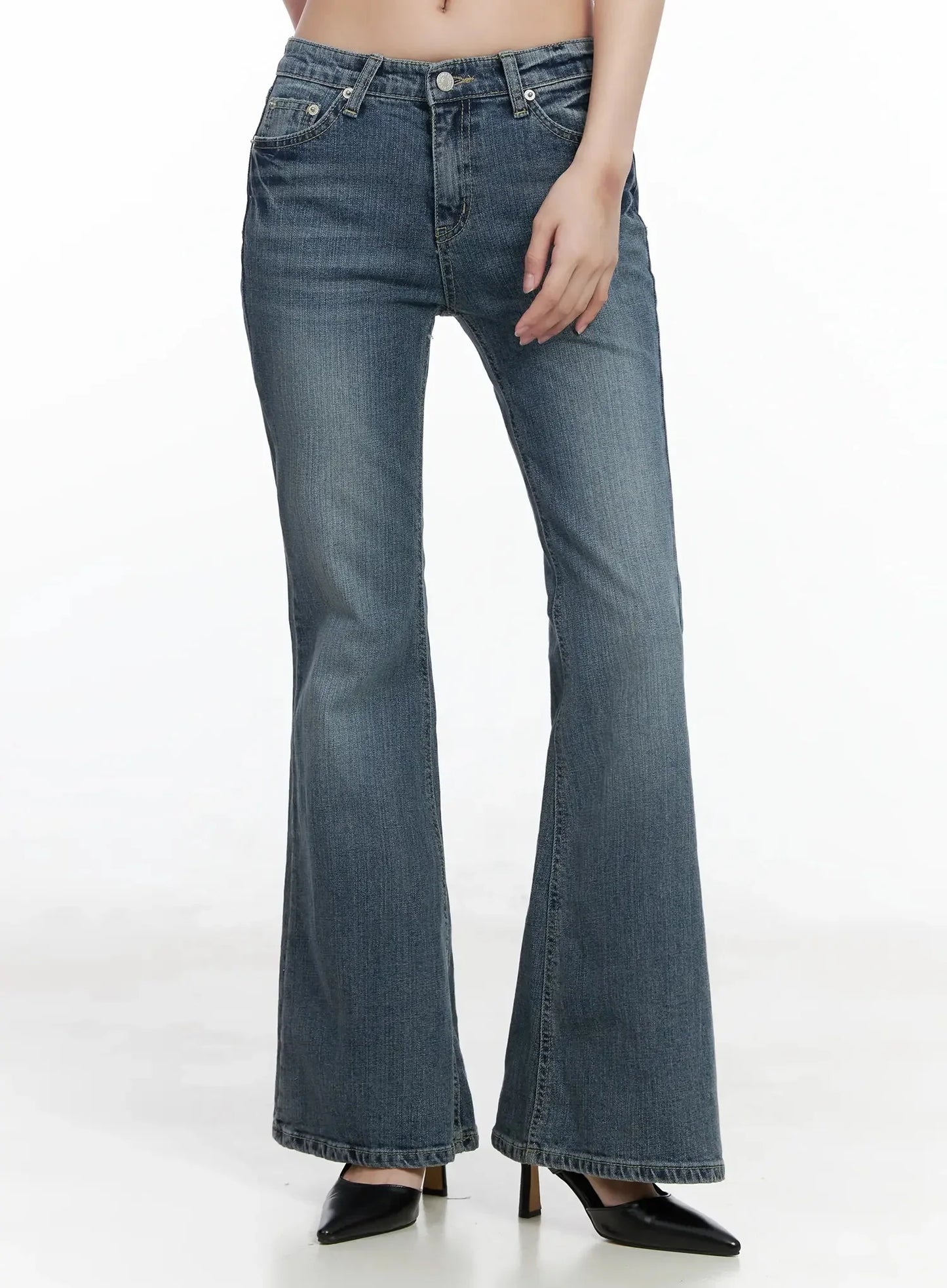 Amaris Low-Rise Bootcut Flared Jeans IM503