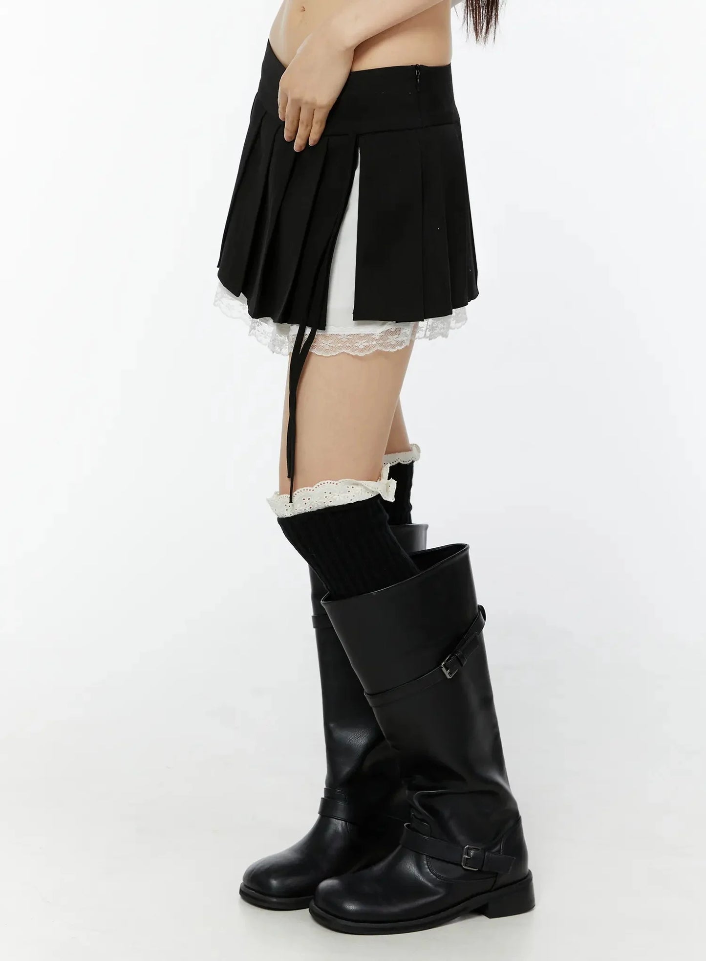 Chic Pleated Ribbon Lace Trim Mini Skirt IU518