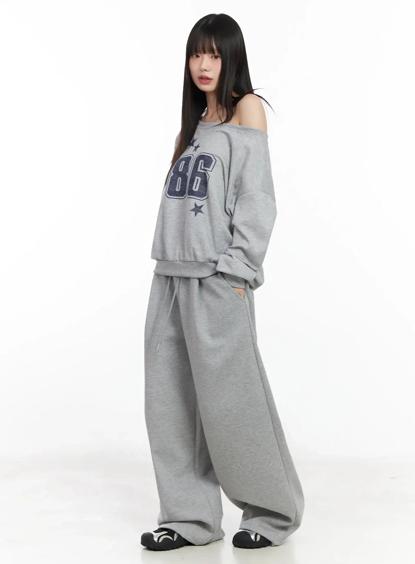 86 Sporty Off-Shoulder Sweatshirt IM530
