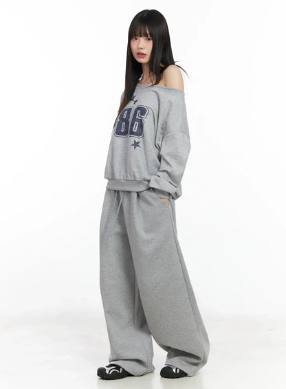 86 Sporty Off-Shoulder Sweatshirt IM530