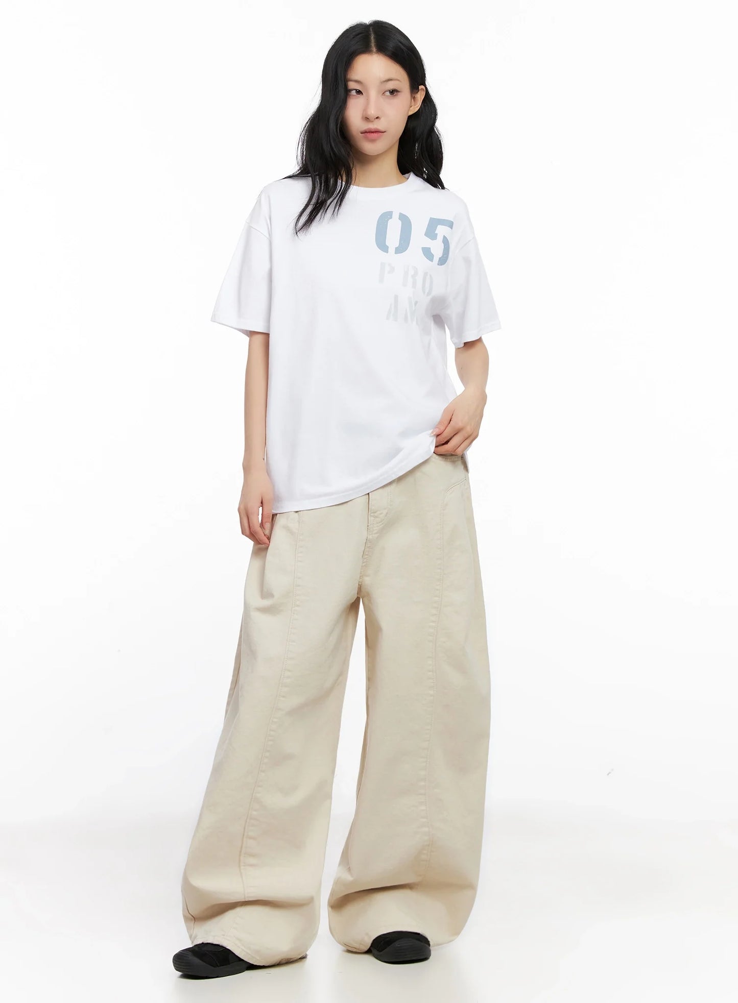 05 Graphic Print Short-Sleeve Tee IG508