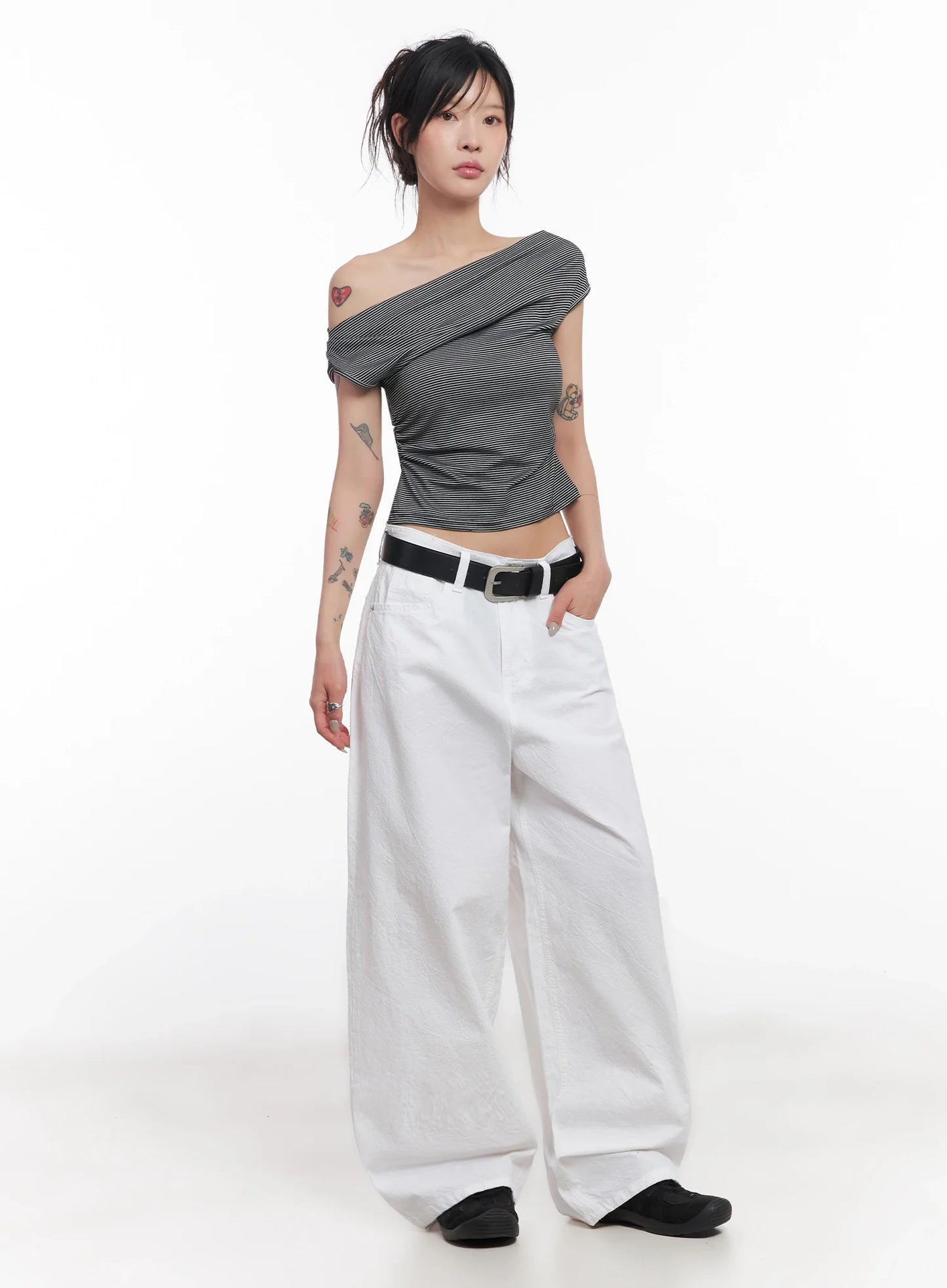 Chic Off-Shoulder Striped Tee IC503