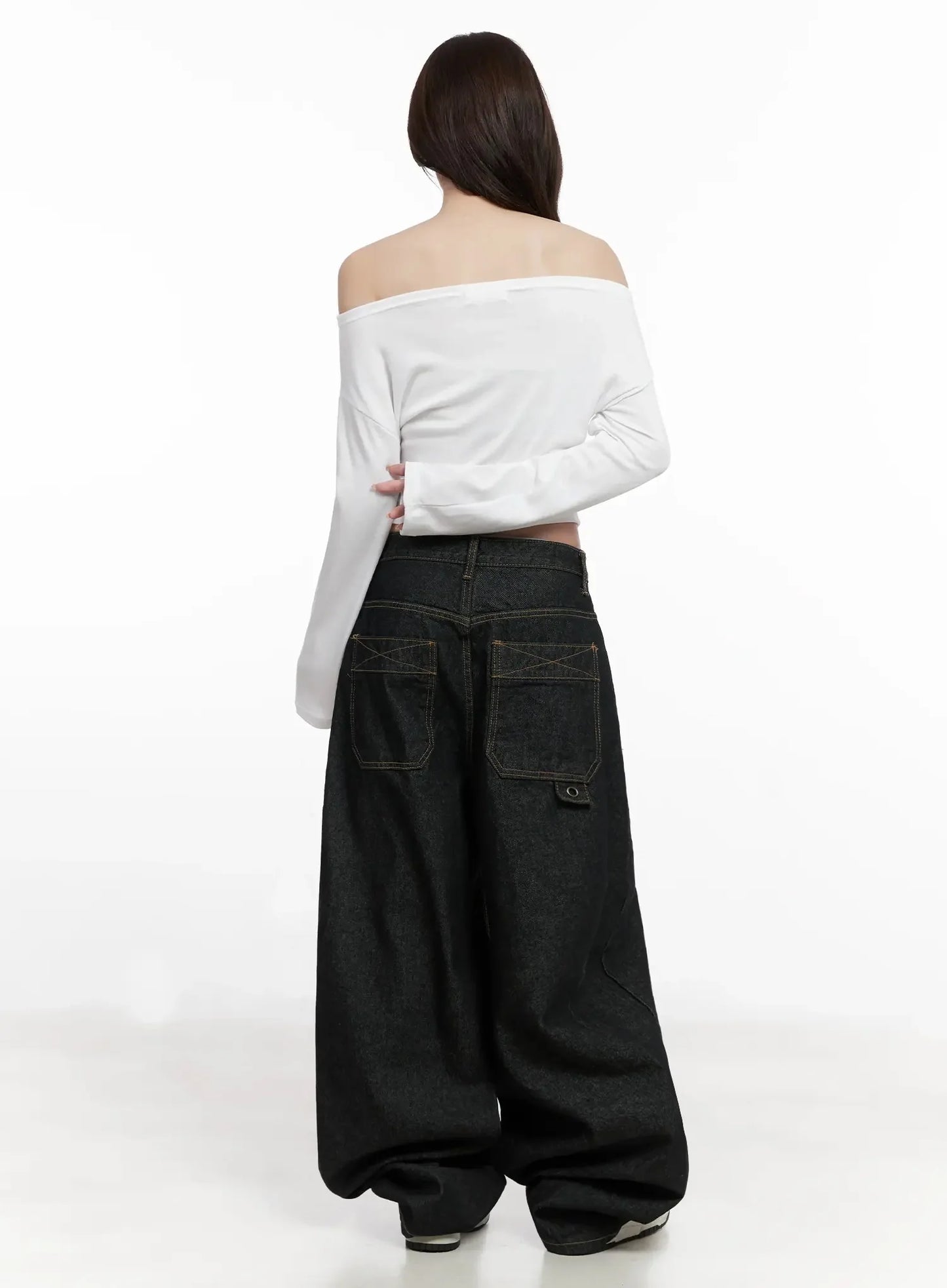 Chic Off-Shoulder Cropped Tee IN514