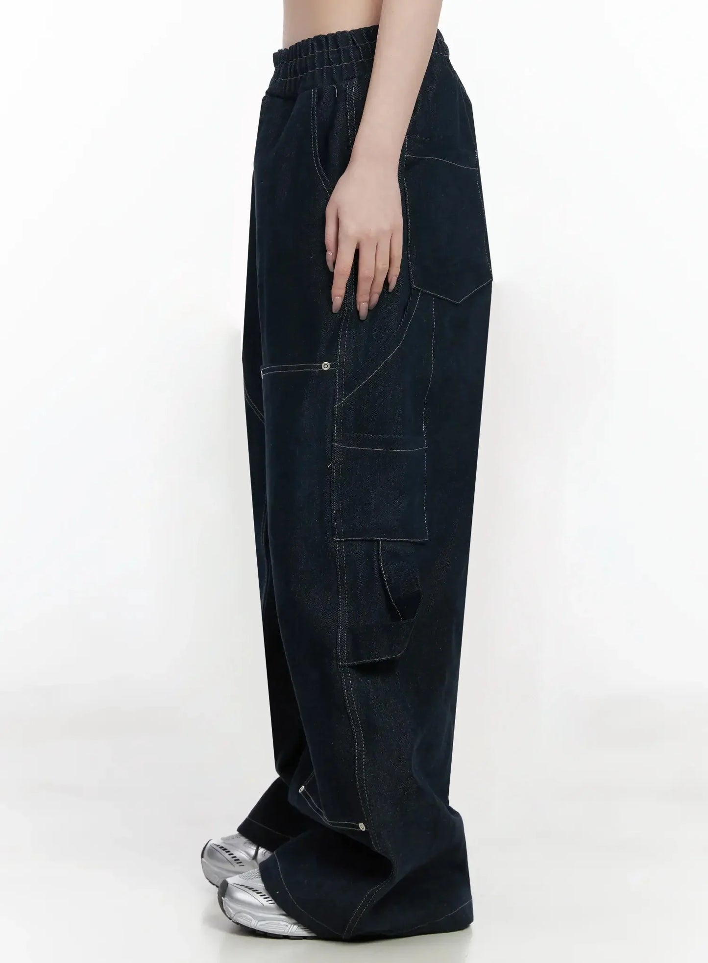 Ashlyn Carpenter Wide-Leg Jeans IJ528