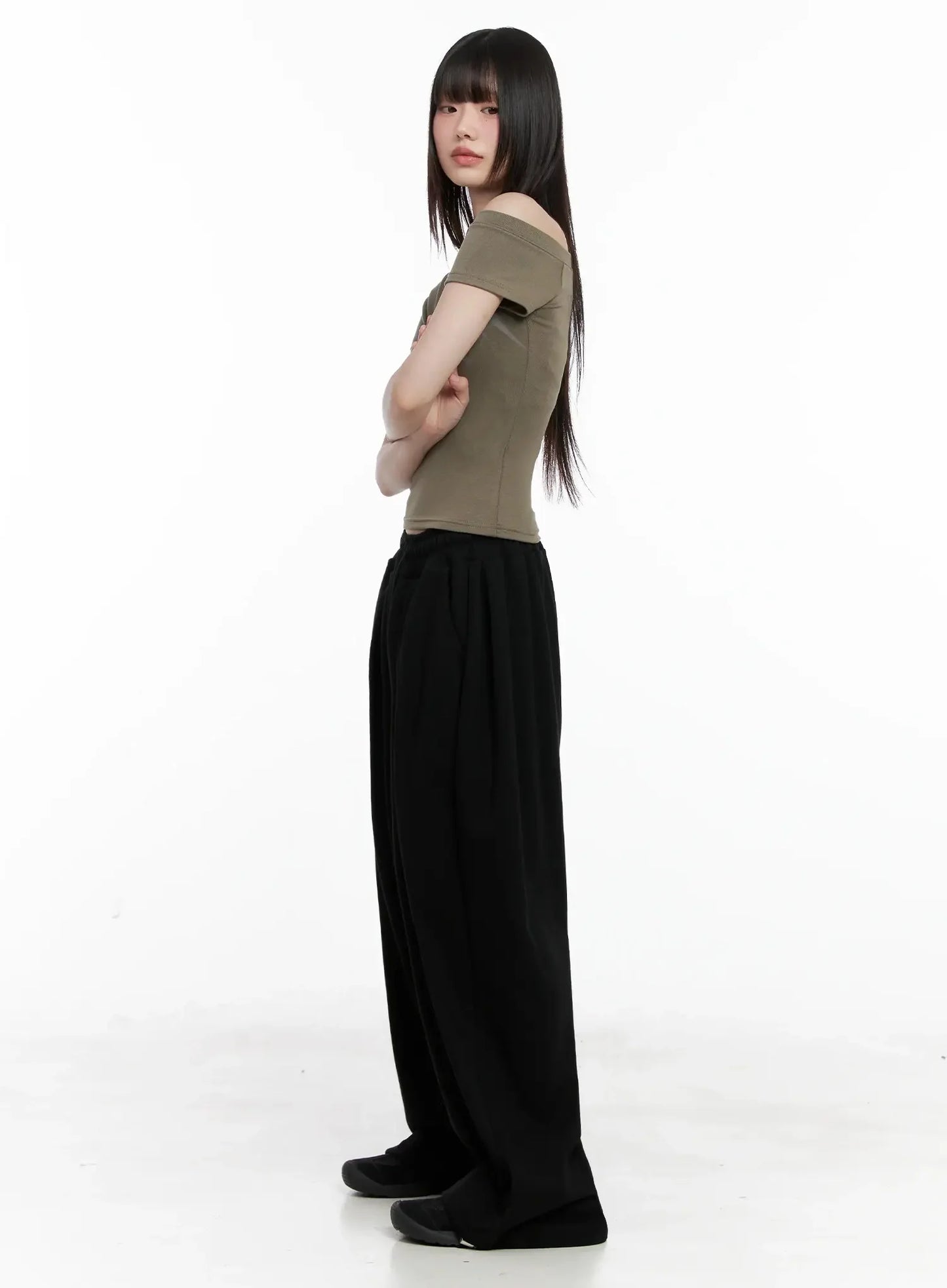 Asymmetric Off-Shoulder Graphic Top IL528
