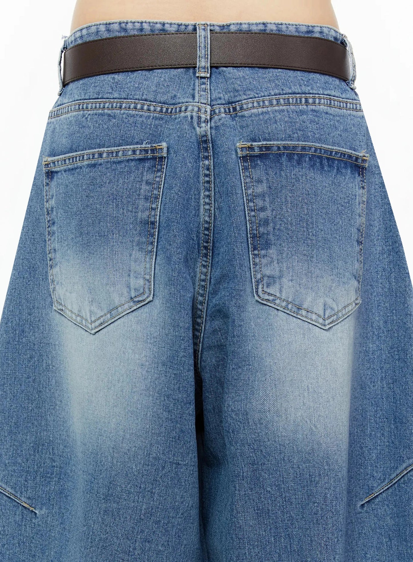 Celie Baggy Pin-Tuck Jeans CU515