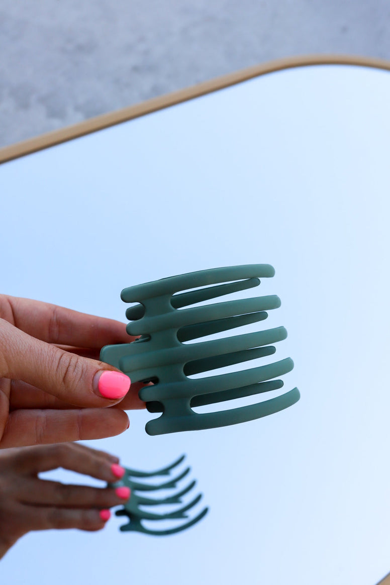 matte wide lay down claw