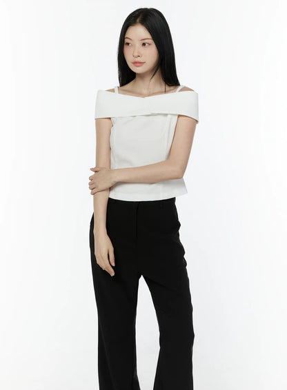 Chic Off-Shoulder Sleeveless Blouse IU503