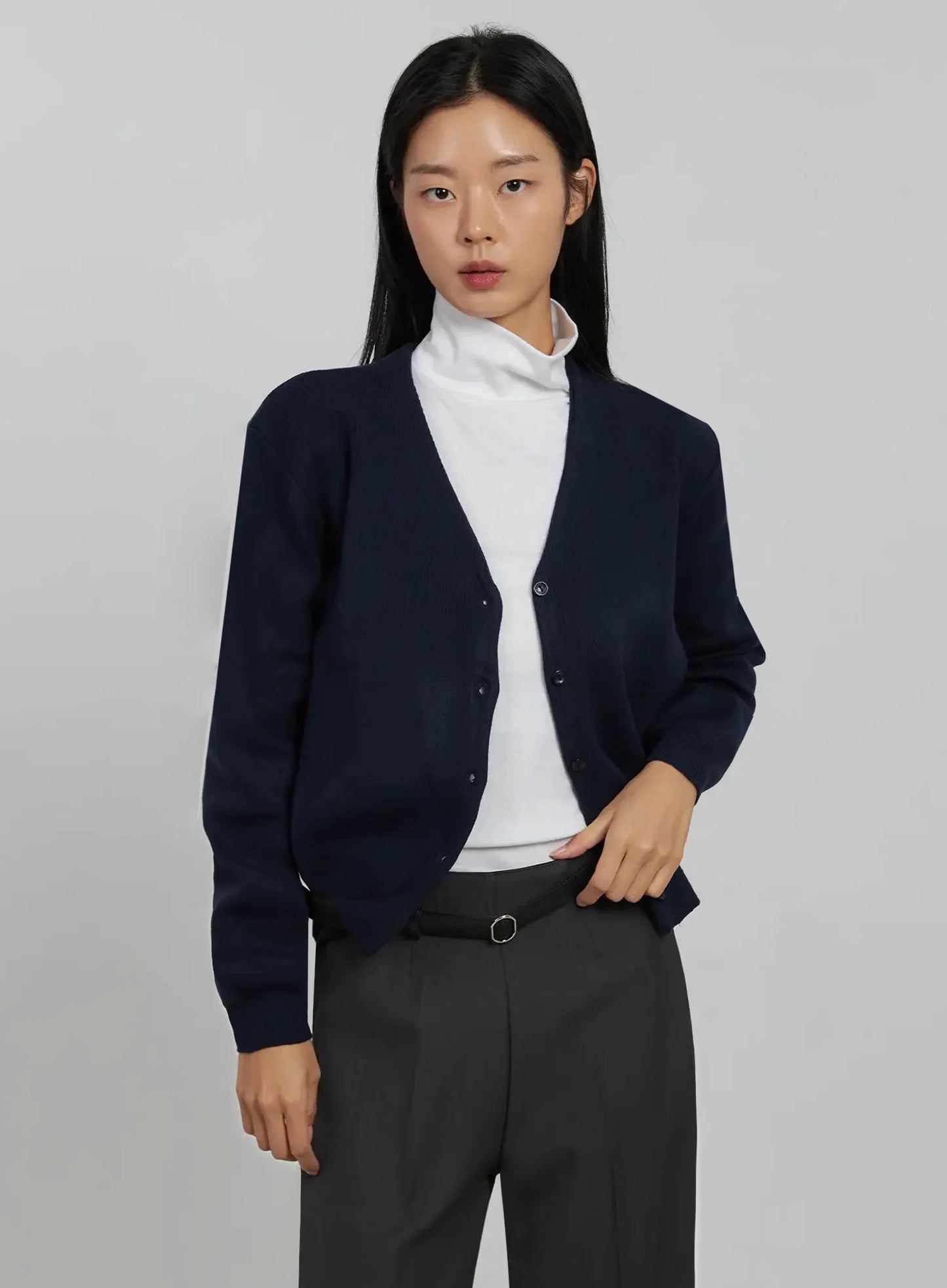 Classic V-Neck Cardigan IJ508