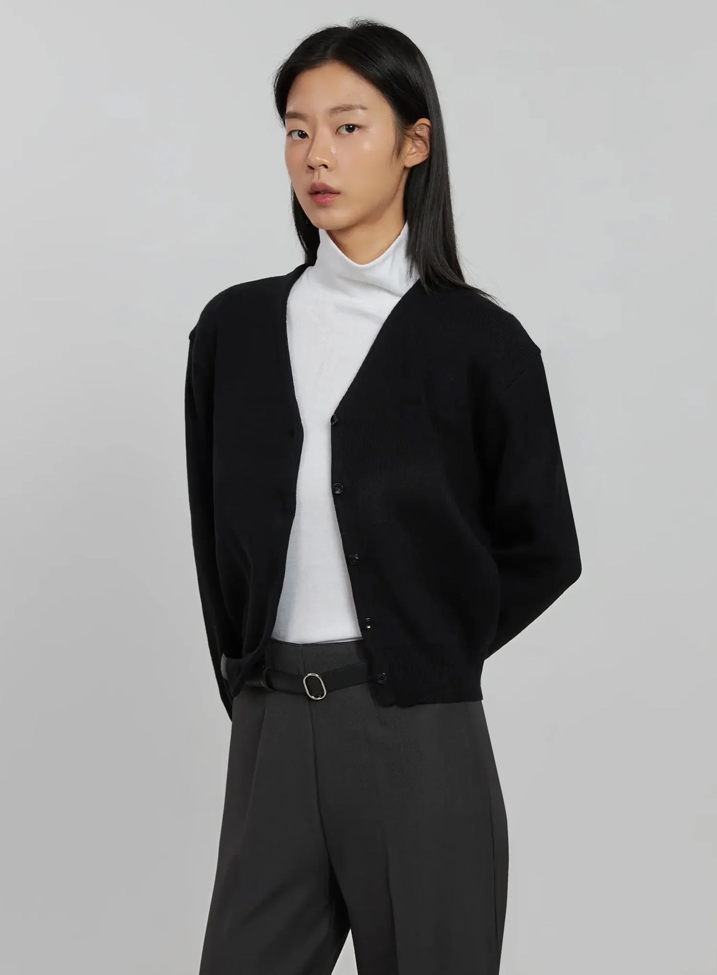 Classic V-Neck Cardigan IJ508